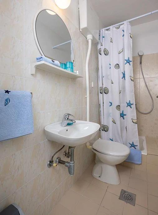 Apartments Irena Tučepi Eksteriør bilde