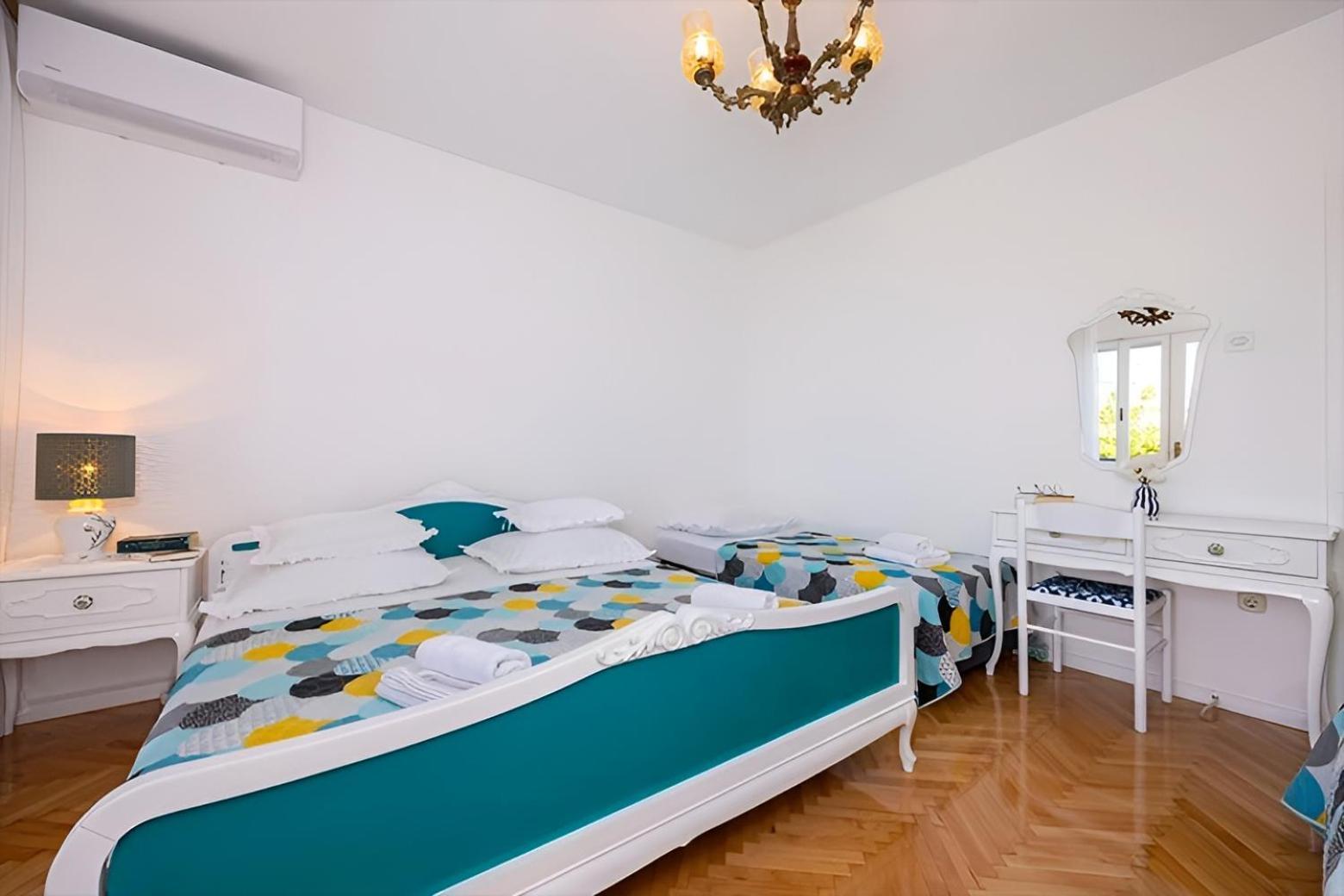 Apartments Irena Tučepi Eksteriør bilde