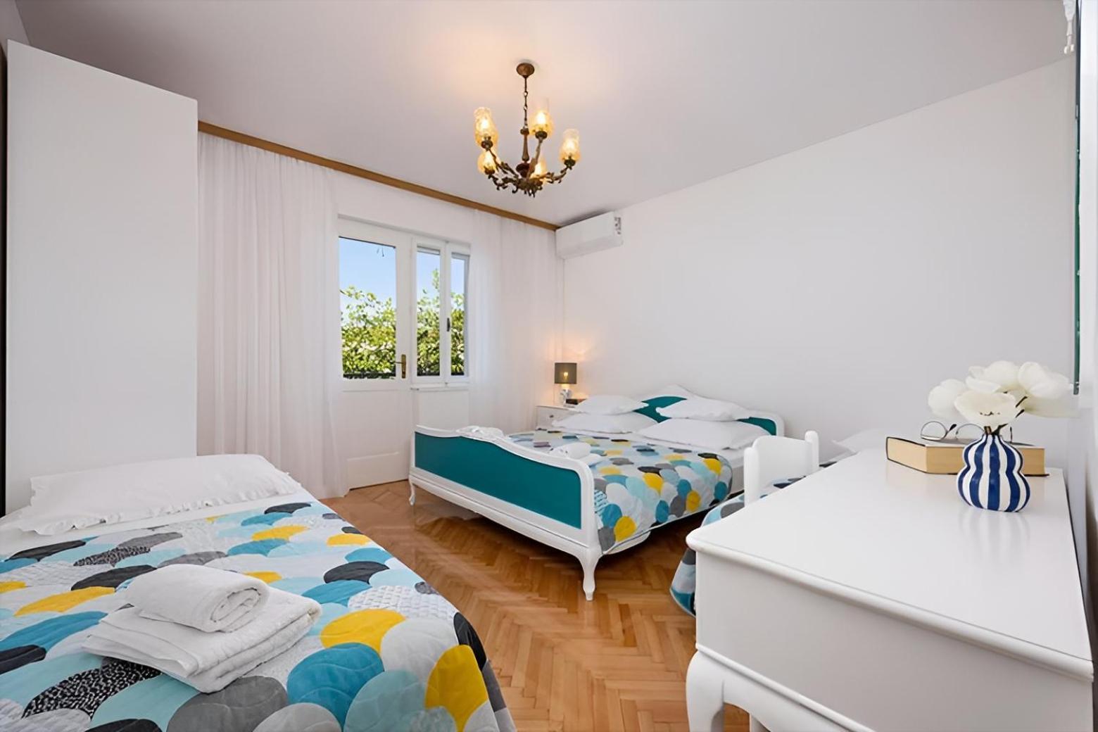 Apartments Irena Tučepi Eksteriør bilde